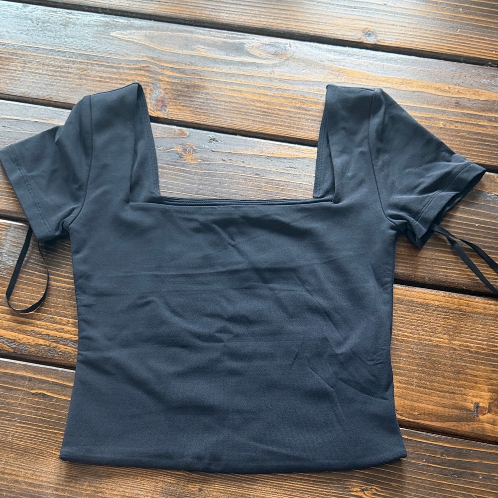 Babaton Black Square-Neck Short Sleeve Crop Top size XS new without tags